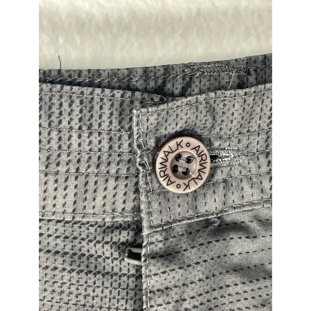 Airwalk Mens Gray‎ Grid Pattern Cargo Shorts Size 34 Flat Front Casual Outdoor